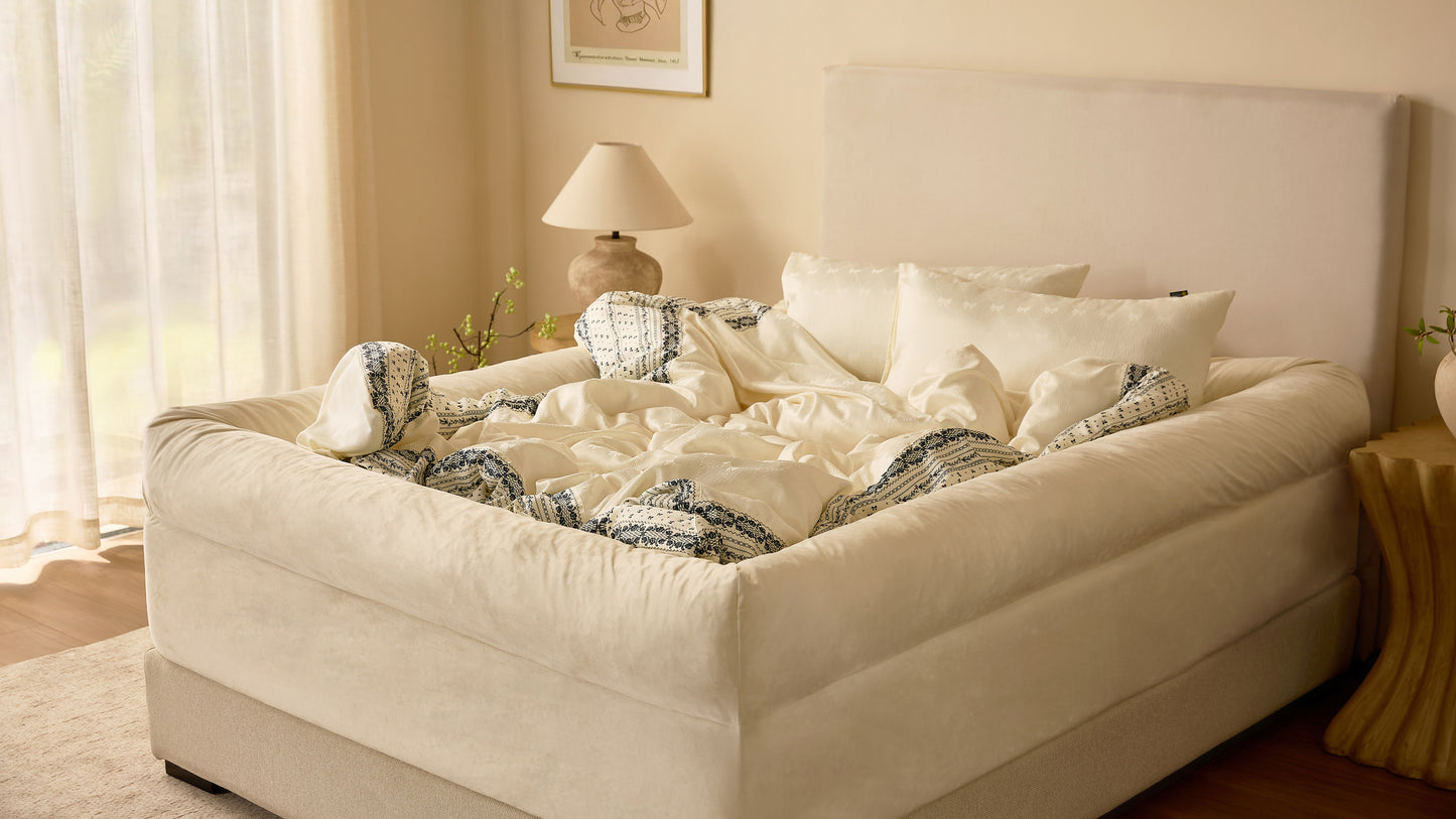 LullaNest™ Bordered Bed Sheet