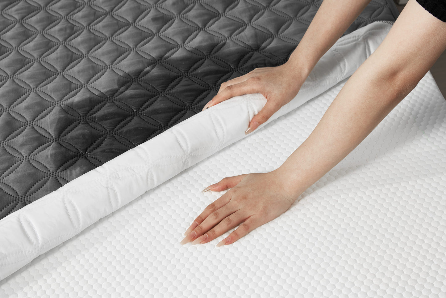 Bedlore® Breathable Mattress Cover with Waterproof and Noiseless Fabric