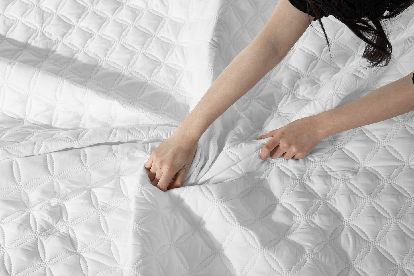 Bedlore® Breathable Mattress Cover with Waterproof and Noiseless Fabric