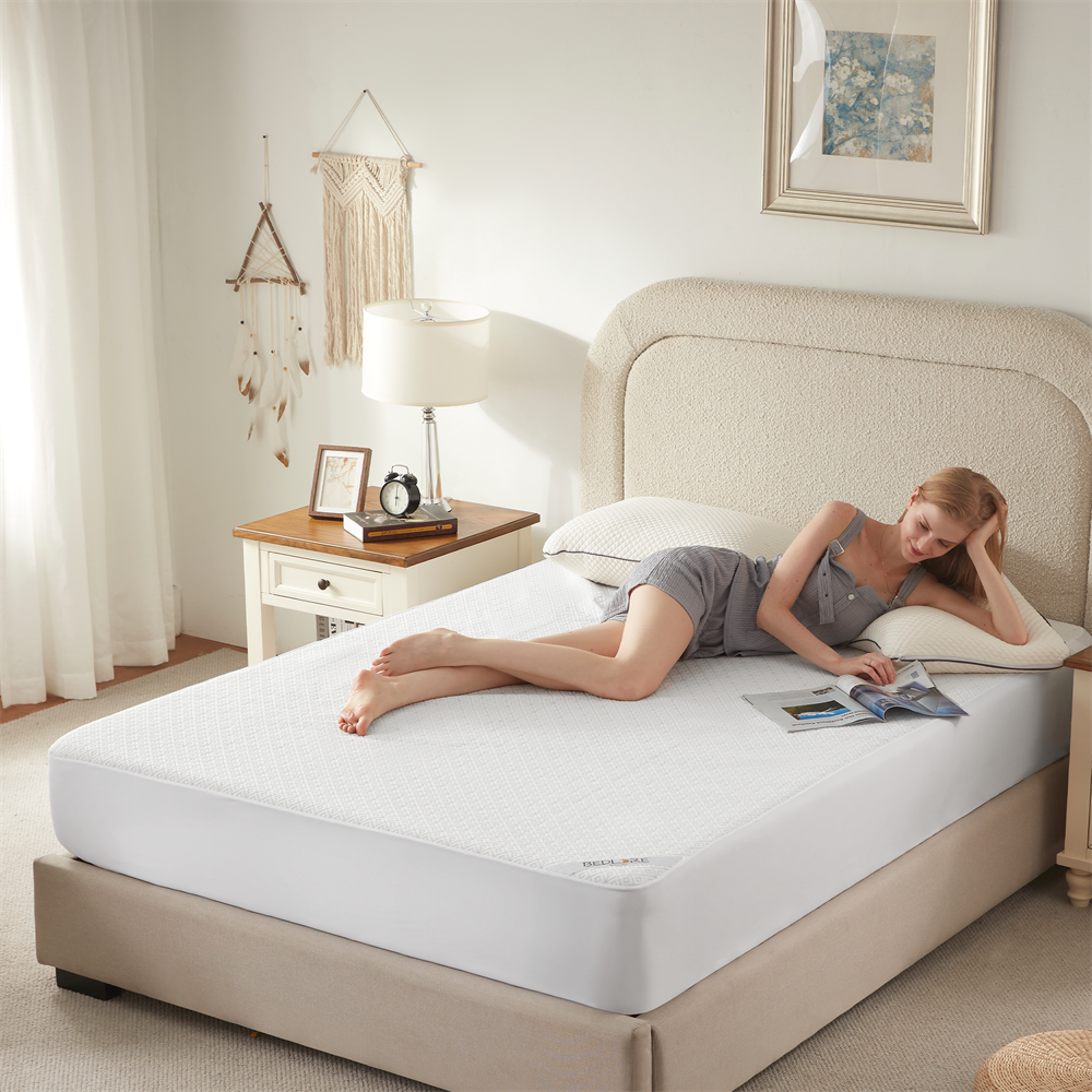 Bedlore® Waterproof Breathable Mattress Protector, Skin-Friendly and Noiseless