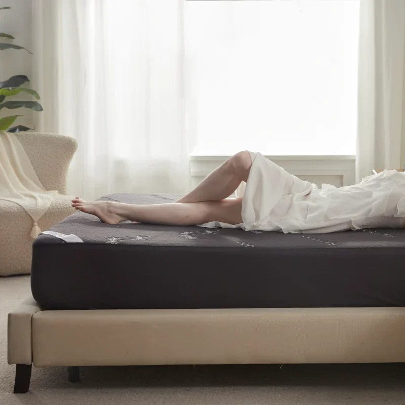 this bamboo fabric waterproof mattress protector is 100% no harm to skin