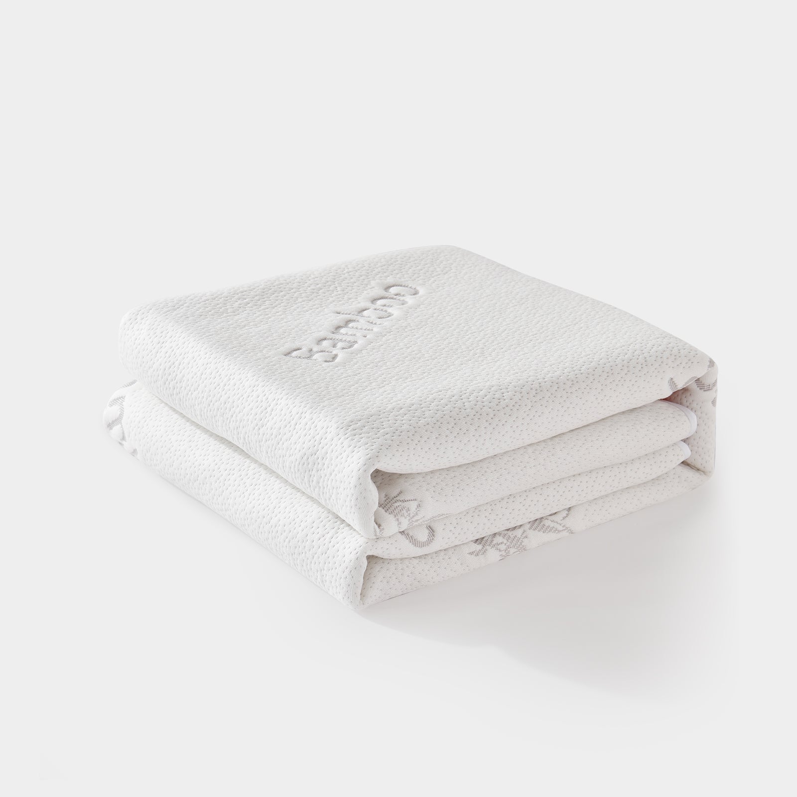 luxurious breathable bamboo fabric waterproof mattress protector, white